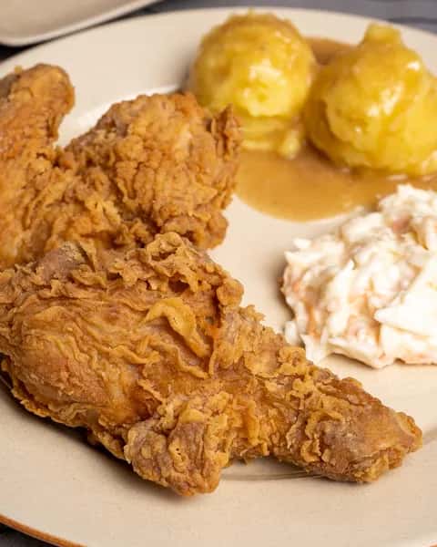Resepi Ayam Goreng Crispy dengan Coleslaw dan Mashed Potato