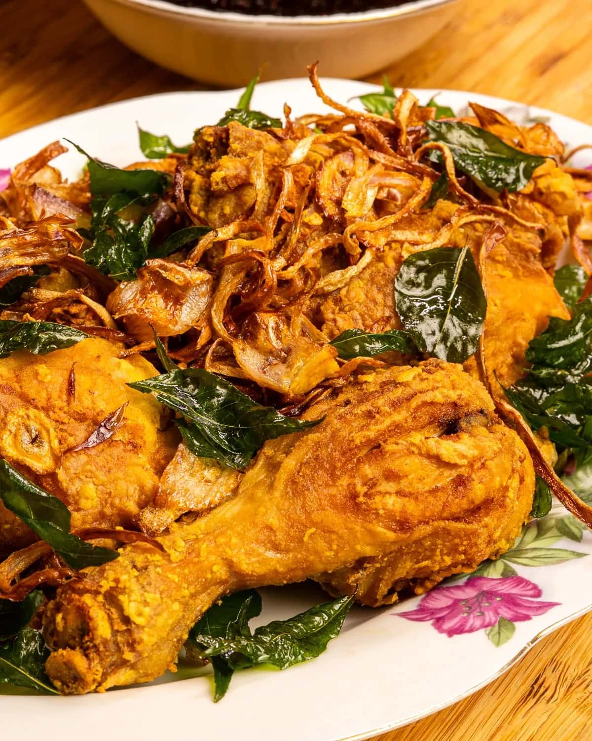 Resepi Ayam Goreng Kunyit Rangup bersama Sambal Kicap