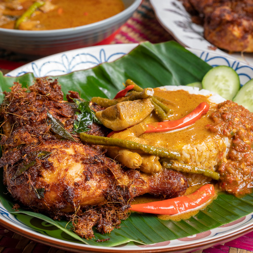 Nasi Kukus Ayam Goreng Berempah